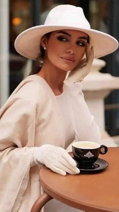 Good morning beautiful people!!... - Bianca’s Lifestyle Italian Glam, Elegantes Outfit Damen, Stile Casual Chic, Trendy Outfits Winter, Look Retro, Tres Chic