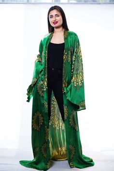 Elegant Green Kaftan For Festivals, Elegant Green Festival Kaftan, Green Silk Floor-length Kaftan, Green Silk Kaftan For Festivals, Elegant Green Silk Robe, Festive Long Green Abaya, Gold Abaya For Festivals, Gold Long Abaya For Festivals, Green Silk Kaftan With Kimono Sleeves