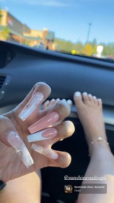 Edgy Nails, Glamour Nails, White Acrylic Nails, Acrylic Nails Coffin Pink, Coffin Nails Long, Long Square Acrylic Nails, Bling Acrylic Nails, Acrylic Nails Coffin Short