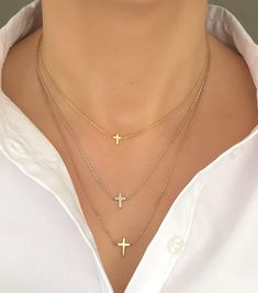 Handmade item Materials: Gold, Silver Made to Order Description Delicate and timeless Affordable Luxury minimalist style cross necklaces. You will love this fashion yet stylish dainty cross necklace. FEATURES Material: Crafted in High Quality 925 Sterling Silver Finish: 18K gold plated. 14K Solid Gold is also available. Color: Silver, Gold, Rose Gold Dimensions: Cross sizes are 6mm, 8mm and 10mm. Each SILVER jewelry comes with a complimentary chain extender. Cross Necklace Gold, Circle Charm Necklace, Diamond Circle Necklace, Dainty Cross Necklace, World Map Necklace, World Necklace, Tiny Necklace, Dainty Initial Necklace, Bridesmaids Gift Sets