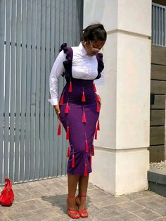 English Styles For Short Gown, Ursula Pictures, African Material Dresses Style, Choir Outfits Ideas Church, African Dresses For Women Church, Corporate Gowns, Simple Dress Casual