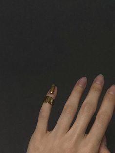 This niche design ring is intricately handcrafted and coated with 18K eco-brass, making it durable and suitable for everyday wear. Its stylish and interesting design suits both couples and makes a fashionable statement whether you prefer a Parisian, Minimalist, Bohemian, or Punk look.• S P E C I F I C A T I O N •Free size, open ring that is adjustableLength: approx. 20 mm T A G Silver Statement Ring, Silver Couple Ring, Silver Midi Ring, Gold Edgy Midi Rings Silver, Minimalist Bohemian, Punk Looks, Personalised Bangle, Couple Ring, Nail Ring, Midi Ring, Couple Jewelry, Statement Ring Silver