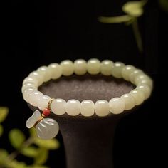 Put this beautiful bracelet by your side, put all happiness and luck into a lucky bag, so as to keep lucky and happy forever