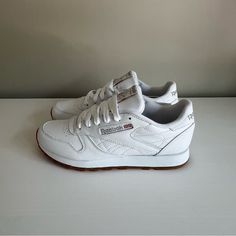 Nib Reebok Classic White Leather Size 7 Brand New Never Worn Reebok Classic White, Reebok Classic Leather, Reebok Shoes, Womens Reebok, Reebok Classic, Classic Leather, Classic White, Womens Shoes Sneakers, White Leather