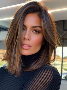 Corte Long Bob, Shoulder Length Bob Haircut, Honey Brown Hair, Medium Layered Haircuts, Medium Layered Hair, Choppy Bob Hairstyles, Short Hair Trends, Trendy Hair Color, Long Hair Women