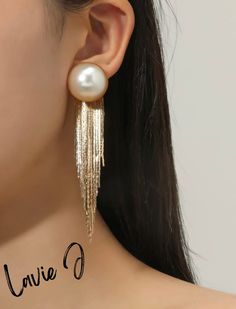 Elegant beautiful Pearl drop earrings , best gift for her. Pearl Decor, Earring Trends, Luxury Earrings, Tassel Drop Earrings, Jewelry Fashion Trends, Classy Jewelry, Earrings Elegant, Fancy Jewelry, Girly Jewelry