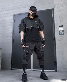 Techwear Aesthetic and Techwear Affordable are the two adjectives that best describe our techwear collections, designed for men and women. #techwear #ninjastreetwear Men’s Techwear, Techwear Jackets Men, Tech Wear Aesthetic Men, Tech Core Fashion, Tech Fashion Mens, Light Techwear, Swordsman Poses, Cyberpunk Clothing Men