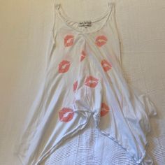 Never Worn And Perfect For The Summer! Trendy White Tank Top For Loungewear, White Tank Top For Spring Loungewear, White Summer Tank Top For Loungewear, White Graphic Print Tank Top For Vacation, Tank Top White, Pink Lips, White Tank Top, Pink White, Lips