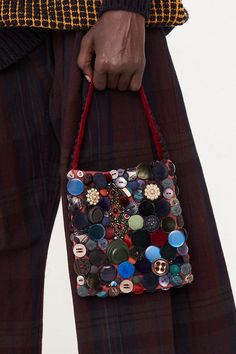 Quirky Bags, Fabric Bag Design, Vintage Store Ideas, Leather Embroidery, Unique Tote Bag, Beaded Strap, Embellished Bags, Fabric Purses, Embroidery Bags