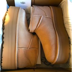 Elevate Your Shoe Collection With These Authentic Ugg Ultra Mini Platform Boots In A Sophisticated Neutral Color - Sand! Designed For Women's Us Shoe Size 8, These Round Toe Boots Are Perfect For Casual Occasions. The Mid Heel Height Of 2-2.9 Inches And Platform Height Of 2 Inches Add Some Height To Your Look Without Sacrificing Comfort. Crafted From High-Quality Suede, These Boots Are From The Ugg Brand And Feature A Trendy Platform Style. Add These Stylish Boots To Your Collection Without Worr Ugg Mckay Boots, Uggs Classic Mini, Ugg Ultra Mini Platform, Ultra Mini Uggs, Ugg Ultra Mini, Platform Boots Women, Round Toe Boots, Ugg Winter Boots, Ugg Classic Ultra Mini