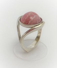 Vintage Danish 835 Sterling Silver & Pink Rhodochrosite Domed Petite Ring Size: 4.25-US / 46.5-EU / H-UK Markings: 835 S Weight: 4.8g Lovely and petite Danish modernist style sterling ring with a rounded dome pink rhodochrosite center stone. Ring is in over all excellent condition, stone is fully intact with no nicks or damage and sterling recently been polished. 3d Metal Wall Art, Pink Rhodochrosite, Petite Ring, Metal Wall Sculpture, Enamel Ring, Lovely Ring, 1950s Vintage, Stone Ring, Sterling Ring