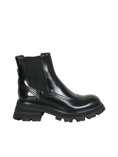 Wander Chelsea bootsRound toeElasticated side panelsChunky rubber soleColor: black100% Leather, 100% RubberMade in ItalyHeel: 6 cmHeight: 13,5 cmSole height: 3 cmGender: WomenColor: BlackMade in: ITProduct ID: 666368 WHZ84 1000*Import tax/duty will be calculated at checkout (If applicable) Black Chelsea Ankle Boots With Rubber Heel Cap, Black Chelsea Boots With Rubber Heel Cap, Black Calf Leather Platform Boots With Rubber Sole, Black Round Toe Heeled Boots With Rubber Sole, Black Calf Leather Heeled Boots With Rubber Sole, Classic Black Calf Leather Platform Boots, Calf Leather Ankle Boots With Contrast Sole, Black Ankle Heeled Boots With Rubber Sole, Black Chelsea Boots With Lug Sole In Calf Leather