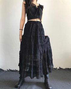 Dark Hippie Outfits, Summer Goth Fashion, Hippie Goth Outfits, Witch Aesthetic Fashion, Witch Aesthetic Outfit, Hippie Goth, Strega Fashion, Moda Hippie, Boho Goth