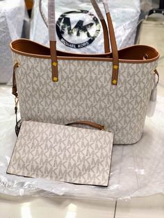 Michael Kors Tote Bag AY21414