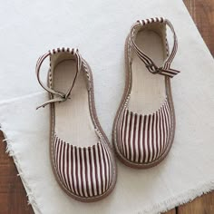 Summer Shoes 2024, Casual Summer Shoes, Cute Shoes For Women, Low Heel Flats, Boho Shoes, Canvas Sandals, Summer Heels, Womens Sandals Summer, Sandals Casual