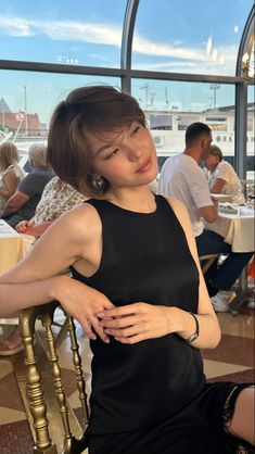 Dress With Short Hair, Feminine Short Hair, Sleek Short Hair, Layered Haircuts For Medium Hair, Really Short Hair, Hair Inspiration Short, Haircuts For Medium Hair, Long Hair With Bangs, Hair Stylist Life