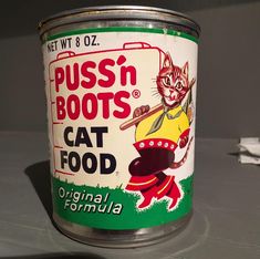 1940's Puss N Booths Original Flavor Cat Food can label on can Quaker Oats, Chicago, Illinois  Measures about 3 1/4" Tall x 2 5/8" Diameter Original Vintage label on NEW can. As you can see the label doesn't alighn perfectly..but displays great. Wear as pictured, please view carefully.   I don't sell reproductions, rest assured everything I sell is old and original. If you have a question, ask it. I'd like you to be fully satisfied with your purchase.  Just to keep things easy, I offer flat rate Quaker Oats, Etiquette Vintage, Oats Quaker, Food Labels, Advertising Signs, Vintage Labels, Chicago Illinois