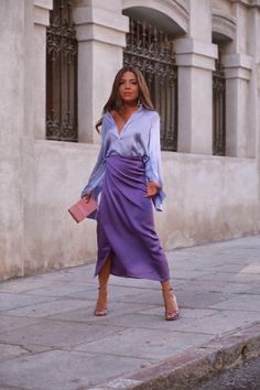 Purple Skirt Satin, Purple Satin Skirt Outfit, Purple Skirt Outfit, Satin Skirt Outfit, Purple Outfits, Purple Skirt, Formal Outfit, Mode Inspiration