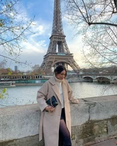 Outfits Europa, Europe Winter Outfits, Eurotrip Outfits, Paris Trip Outfits, Looks Paris, Paris Outfit Ideas, Paris Photo Ideas, Outfits Paris, Parisian Outfits