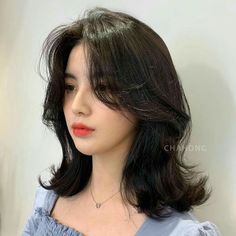 Haircuts For Medium Hair With Bangs, Fox Cut Hair, Short Korean Hair, Medium Haircut With Bangs, Aesthetic Haircuts, Haircut Aesthetic, Korean Short Hair