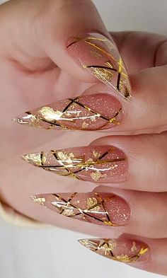 Ombre Nails Jewel, Unique Bridal Nails Art Designs, Gold Stilleto Nails Designs, Gold Gel Nail Designs, Acrylic Nail Designs Gold, Cute Stilleto Nails, Wedding Nails Stiletto, Acrylic Nail Designs Stiletto, Gold Acrylic Nail Designs