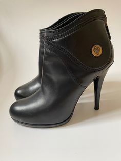 Gucci black round toe ankle boots with gold back zipper and gold emblem. Size 38C. 11cm heel. Very good condition, only soles show some signs of wear (see photo). Round Toe Ankle Boots, Womens Booties, Booties Ankle Boots, Gucci Black, Boot Shoes Women, Bootie Boots, Shoe Boots, Ankle Boots, Bathing Beauties