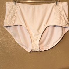 Nylon And Spandex. Waist 22” Length 14” Nwt Fitted White Bottoms Partially Lined, White Fitted Bottoms Partially Lined, Fitted Partially Lined White Bottoms, White Fitted Partially Lined Bottoms, White Nylon Summer Tankini, White Stretch Bottoms With Lined Body, White Stretch Tankini With Lined Body, White Nylon Tankini For Beach Season, Stretch Lined Tankini