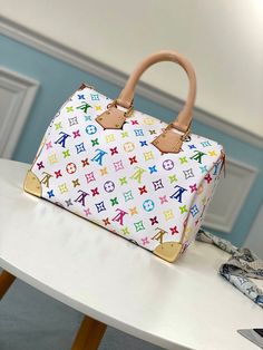 GG Fashion Lu-Vi bags - 025 A+ Excellent Quality copies; Contact us if you've any questions in your mind. Lv Bag, New Handbags, Cute Bag, Luxury Women, Louis Vuitton Speedy Bag, Luxury Bags, Messenger Bag, Clutch Bag, Bags Designer