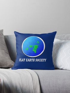 Kaufe "Flat Earth Society" von Limeva auf folgenden Produkten: T-Shirt, Classic T-Shirt, Vintage T-Shirt, Leichter Hoodie, Tailliertes Rundhals-Shirt, Shirt mit V-Ausschnitt, Baggyfit T-Shirt, Grafik T-Shirt, Chiffontop für Frauen, Kontras... Indie Decor, Spray Paint, Christmas Birthday