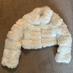 Brought This Jacket For My Wedding And Decided Not To Wear It. Faux Fur Cropped, White Jacket. Size Medium Cozy White Outerwear With Faux Fur Lining, White Fuzzy Jacket, Crop Faux Fur Jacket, White Fur Cropped Jacket, White Faux Fur Jacket, Maroon Jacket, Brown Fur Vest, Faux Fur Cropped Jacket, Yellow Blazer