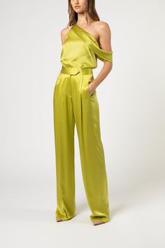 Silk satin wide leg pant with front hook and zipper closure. Featuring front pleats and side pockets. Made in USA. Composition: 100% silk Summer Cocktail Attire, Chartreuse Dress, Green Silk Top, Kimono Blouse, Satin Set, Michelle Mason, Wide Leg Pant, Silk Charmeuse, Asymmetrical Tops