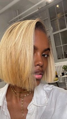 Natural Blonde Bob Black Women, Cute Haircuts Black Women, Highlight Hairstyles For Black Women, Blond Short Natural Hair Black Women, Brown Blonde Bob Black Women, Blond Short Bob Black Women, Natural Color Hairstyles For Black Women, Bob Haircut Black Women Natural, Black Women Bob Haircut