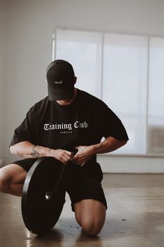 Y Shirt Design, Fitness T Shirt, Male Fitness Influencer, Oversized Gym Tee, Workout Clothing Aesthetic, Mens Logo Design, Male Fitness Aesthetic, Design T Shirts Ideas, Gym Oversized Shirt