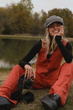 Stay chic this summer in this eye-catching rust colored linen vest! Made here in the USA, you will love how this trendy vest pairs perfectly with your favorite high-waisted jeans for the ultimate fashion-forward look. Up your style game with sophisticated fashion flare now! Rusty Linen Vest Linen Blend Fully Lined Color - Rust MADE IN USA Vest Linen, Linen Waistcoat, Tv Nook, Zebra Pant, Trendy Vest, Linen Vest, Velvet Set, Sophisticated Fashion, Velvet Pants