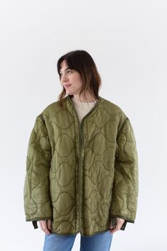 Vintage Green Liner Jacket Unisex Wavy Quilted Nylon Coat XL LI270 - Etsy Vintage Coveralls, Old Sweatshirt, Liner Jacket, Girls Cuts, Army Pants, Vintage Tee Shirts, Vintage Tank Top, Vintage Flannel, Green Quilt