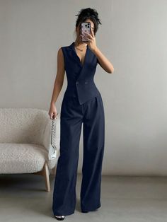 Pantsuit Outfit Casual, Elegant Outfit For Graduation, Simple But Cool Outfits, Classy 2 Piece Outfit, Navy Blue Pant Suit Women, Women Two Piece Outfit Classy, Elegant Summer Clothes, Women In Pant Suits, Women Suit Wedding Guest