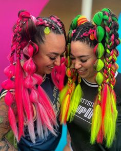 Pink Pigtails, Festival Hair Braids, Rave Hairstyles, Rave Braids, Clown Stuff, Rave Ideas, Football Hair, Bubble Braid, Rave Hair