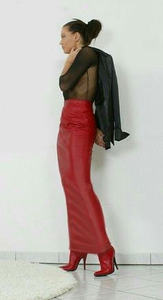 Red Leather Skirt Long, Hobble Skirt Pencil High Heels, Leather Maxi Skirt Outfit, Red Leather Skirt Outfit, Rock Kunst, Long Leather Skirt, Red Leather Skirt, Leather Skirt Outfit