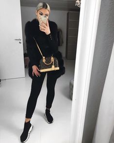 Madeline Mercedes, Glamorous Look, Black Fox, Instagram Fashion, Fashion Inspiration, Casual Chic, Latest Fashion Trends, Latest Fashion, Lookbook