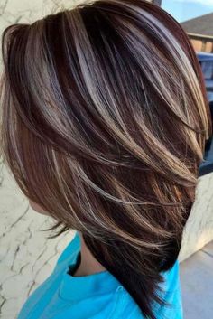 Brunette Blonde Highlights, Hair Color Ideas For Brunettes Short, Caramel Hair Highlights, Brunette With Blonde Highlights, Hair Color Images, Short Hair Highlights, Dunner Wordend Haar, Highlighted Hair, Brunette Hair With Highlights