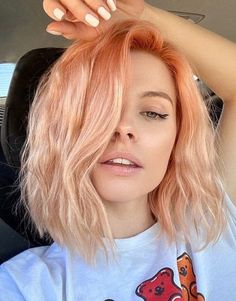 Peach Hair Colors, Lob Haircuts, Peach Hair, Lob Haircut, Strawberry Blonde Hair, Makijaż Smokey Eye, Brown Blonde Hair, Summer Hair Color, Hair Inspiration Color