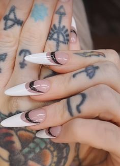 Edgy Bridal Nails, Sammy Jefcoate Nails, Sammi Jefcoate Nails, Alternative Nails Designs, Edgy Almond Nails, Sept Nails, 1920s Nails, Beauty Nails Design, Edgy Nails