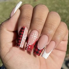 24 Reusable Press On Nails Reusable Color May Vary Due To Lighting Size One Size Condition New Reusable Comes With Mini Nail File And Glue Strips Red Christmas Sweater Nails, Nail Art Noel, Unghie Sfumate, Unghie Nail Art, Plaid Nails, Christmas Nail Art Designs, Coffin Nails Long