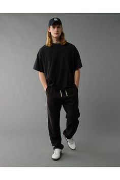 Super soft cotton jersey/Crew neck/Straight hem/This t-shirt is Real Good: Made with the planet in mind & a promise to continue to do better. Cheap Oversized Athleisure T-shirt, Oversized Acid Wash Basic T-shirt, Black Oversized Athleisure T-shirt, Oversized Stonewashed Crew Neck T-shirt, Modern Oversized Black T-shirt, Do Better, Oversized T Shirt, Oversized Tshirt, Women's Jeans