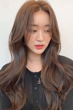 Korean Side Bangs, Korean Wavy Hair, Medium Brunette Hair, Hairstyles For 2023, Korean Hairstyles, California Hair, Side Bangs Hairstyles, Haircuts For Long Hair With Layers, Girl Hair Colors