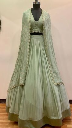 Ghagara Design, Chania Choli, Fancy Lehenga, Wedding Dress Bridesmaid, Heavy Dresses, Choli Designs, Indian Gowns Dresses, Indian Gowns, Indian Bridal Outfits