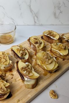 I hope these brie and apple crostini appetizers land on your table this holiday season. They are so simple yet so delicious. Make them for your next holiday event! #appetizer #simpleappetizer #entertaining #thanksgivingapp #fallrecipes #apple #brie #honey #easyappetizer