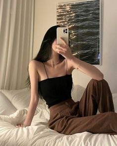 Ulzzang Girl Style, Ulzzang Girl Outfit, Kpop Soloist, Female Pants, Female Outfits, Korean Outfit Street Styles, Slim Girl