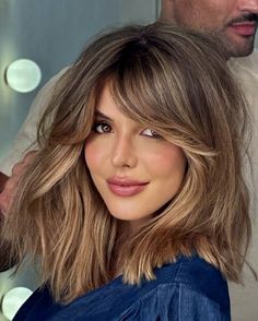 Women’s Medium Layered Haircuts, Medium Length Hair 2024, Haircuts To Make You Look Younger, Haircut For 40 Year Old Women, Hair Trends 2024 Haircuts Women, Rambut Brunette, Gorgeous Hair Color, Hair Color And Cut, Bob Haircuts