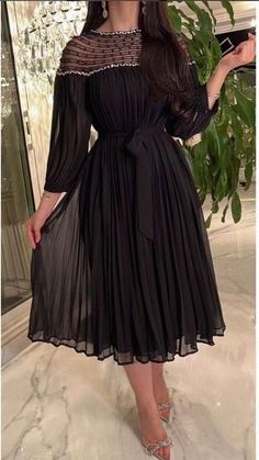 Pleats Fashion, Engagement Dress For Bride, Confirmation Dresses, Lace Dress Classy, Elegant Summer Dresses, Fashion Fail, Muslimah Fashion Outfits, Engagement Dresses